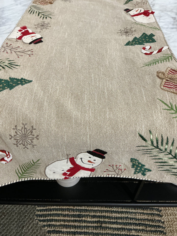 Snowman Detail Table Runner